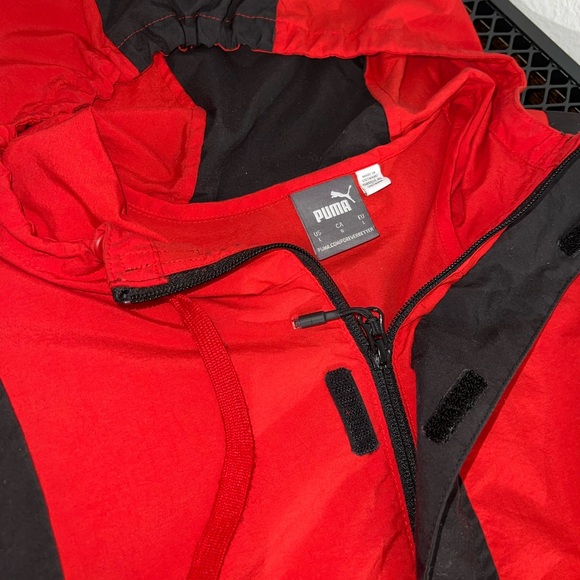 PUMA Men’s Windbreaker Jacket L Red Black Hooded Pullover Drawstring Athletic‎ - Picture 11 of 12
